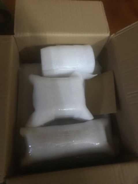 Đã kiểm tra hàng, chất lượng từ khâu đóng gói đến khi nhận được hàng không có dấu hiệu vỡ 
Do mang đi biếu nên không biết chất lượng mật ong như nào.