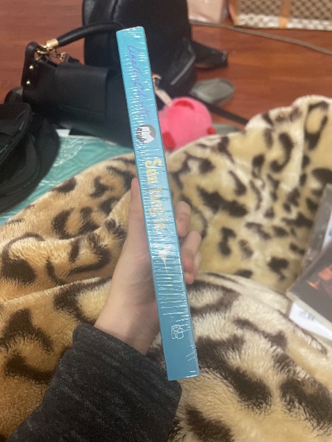 Sách nguyên seal, giảm giá 50%, giao hàng siêu nhanh. Rất ưng