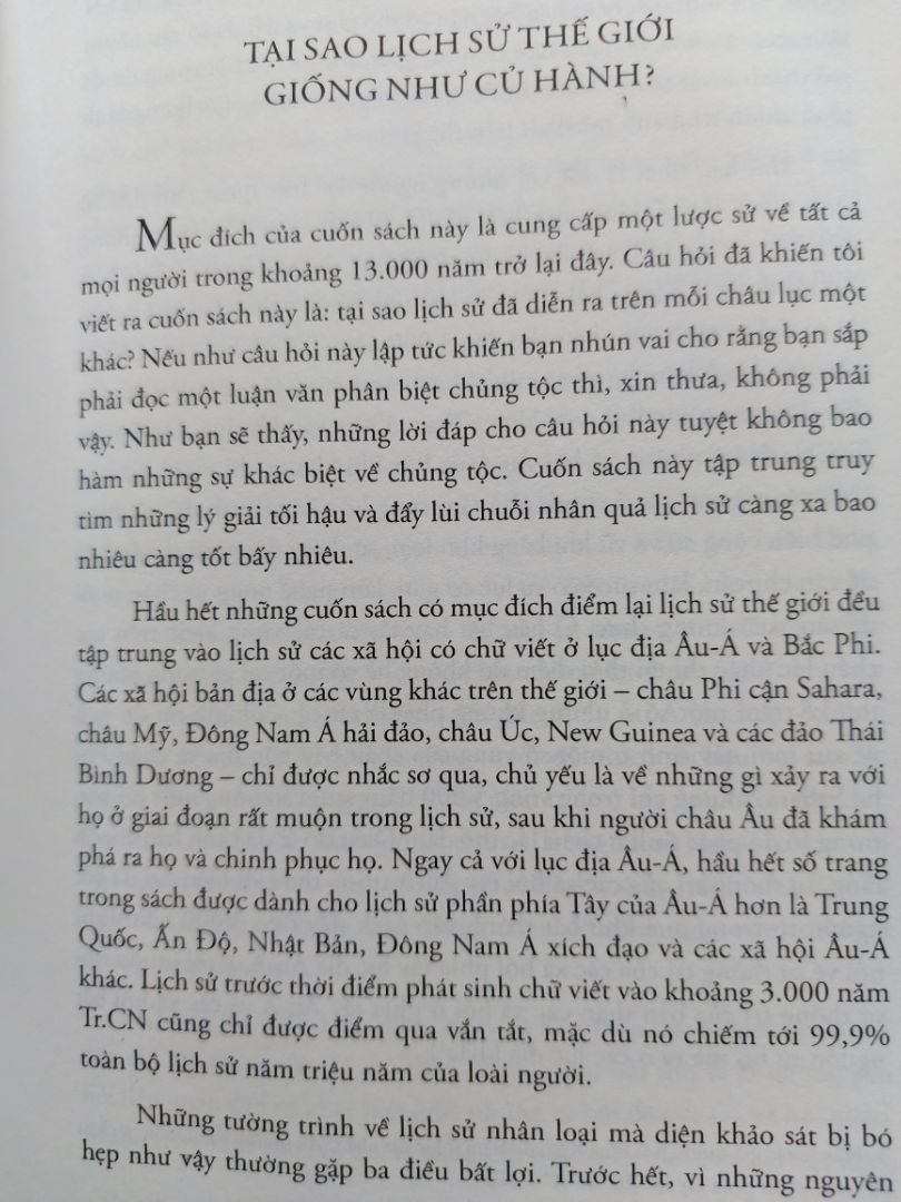Cuốn sách có độ dài 690 trang kèm theo 1 số hình ảnh, cùng với những câu hỏi, những chứng minh về lịch sử, địa lý và cả chiến tranh nữa, ... Với độ dài này thích hợp đọc sách vào những ngày ở nhà giãn cách ?