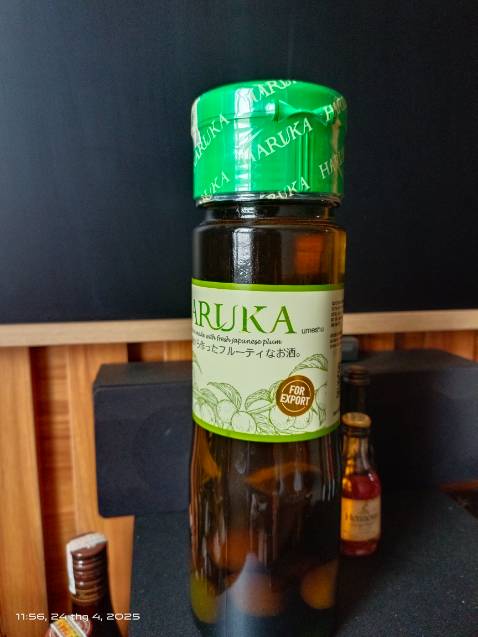 Chưa uống nhưng nhìn chai rượu đúng kiểu dáng rượu mơ. Tuy chưa uống nhưng chắc ngon vì tin tưởng các mặt hàng của SAIGONFAB.