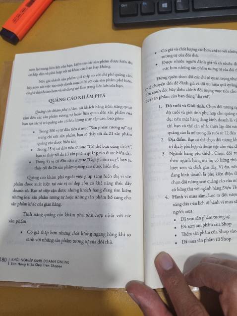 Các trang đầu thì hay nhưng đến phần quảng cáo từ khóa thì rất ít ảnh minh họa, gây khó khăn.
Cũng không có chiến dịch lượt đấu giá từ khóa
Mà chỉ tập trung nói về cấu hình sản phẩm cấu hình shop