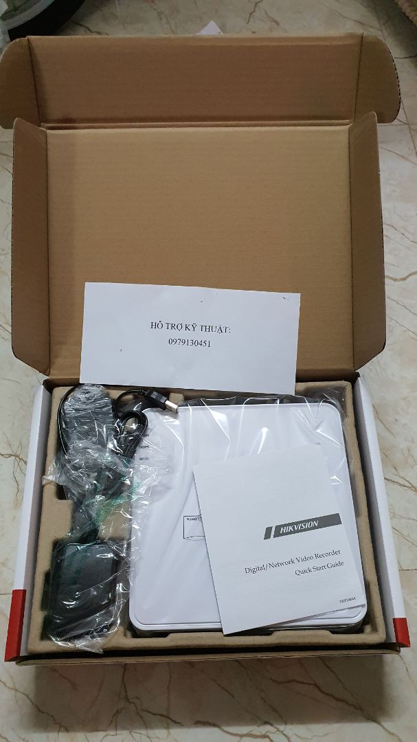 Người biết tiếng Anh thì tự cài đặt được. Mặc dù có mẩu giấy ghi *** hỗ trợ trong sản phẩm nhưng nếu có hướng dẫn tiếng Việt thì tốt hơn cho người không biết tiếng Anh