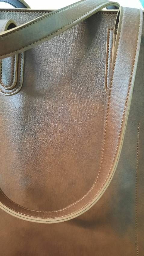 Thiết kế đẹp, chắc chắn,  hơi nhỏ số mình nghĩ