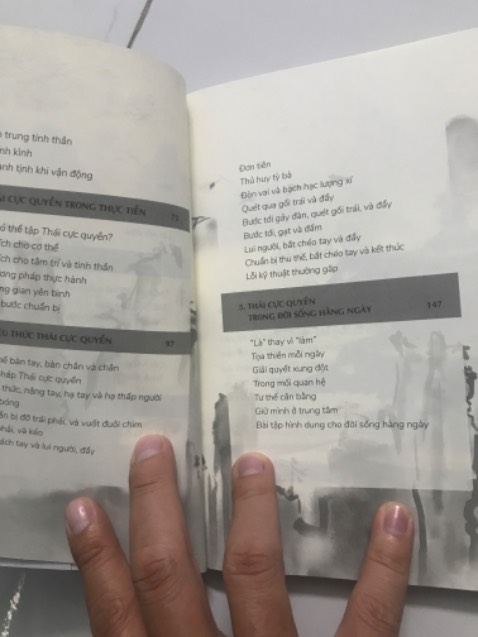 Tiki giao hành nhanh, bìa sách và giấy tạm ổn
Sản phẩm không đáng giá tiền bỏ ra nội dung bình thường, sách in mỗi trang có mấy dòng giống như ăn gian, gom cả cuốn sách lại chất được 4 trang A4