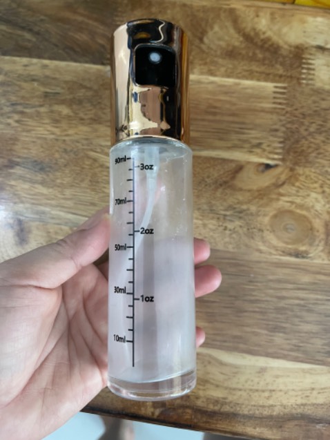 Nắp trầy sơn, bình thuỷ tinh màu đục ngầu, có mui chua chua ko biết la vì sao
Cho 5* dịch vụ tiki, sp chỉ đáng 2*