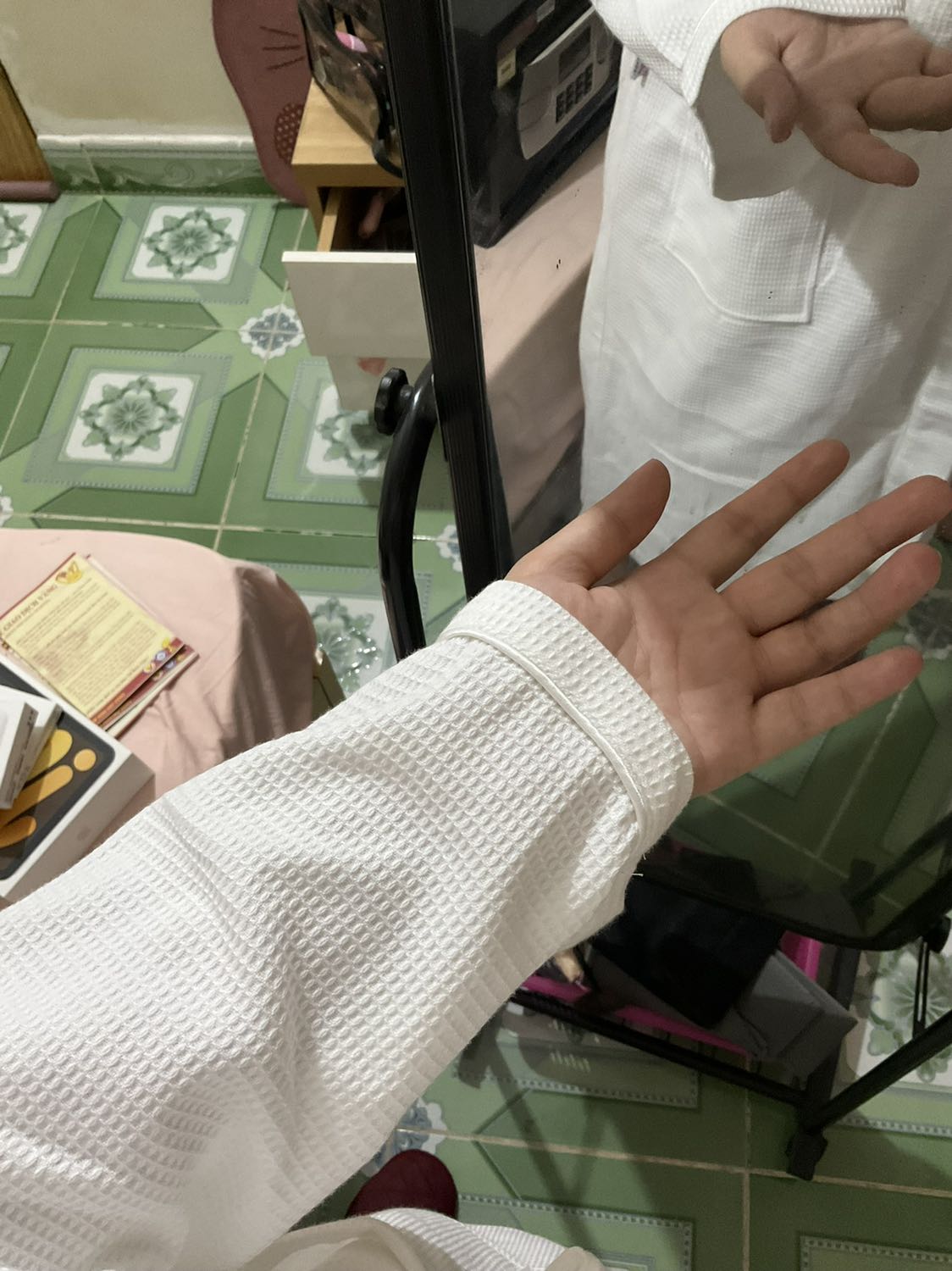 Áo choàng xịn xò *** , chất liệu mềm mại mặc thích cứ ngỡ như đi ở ks ý đẹp lắm