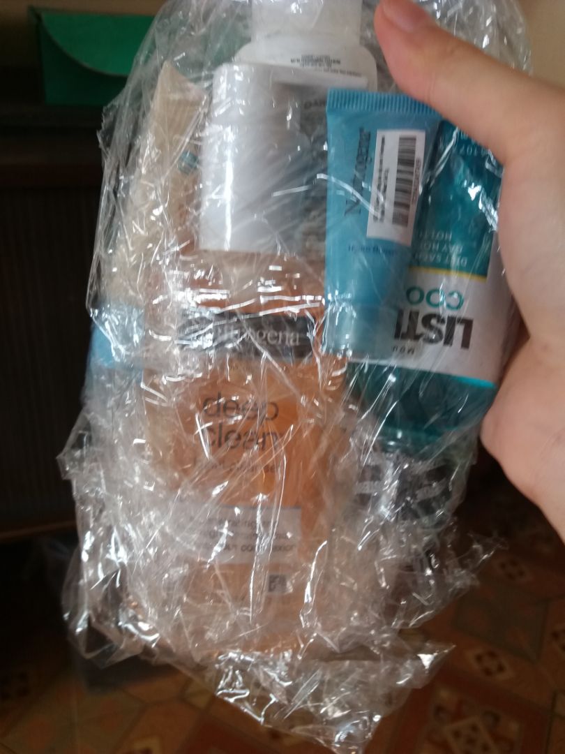 lần đầu mua hàng trên tiki và rất hài lòng vì tiki giao một lần luôn nên không cần lấy nhiều lần. chai này được giới thiệu rất tốt. nhìn hsd còn lâu. 4 năm nữa