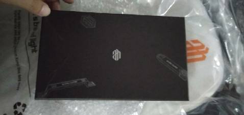 Ví rất tiện lợi, nhỏ gọn dễ mang đi. Đường may chắc chắn không thấy chỉ thừa. Mua liều nhưng so với giá chất lượng ổn áp quá. Màu sắc cũng đẹp nữa. Lần sau sẽ ủng hộ shop. 💯