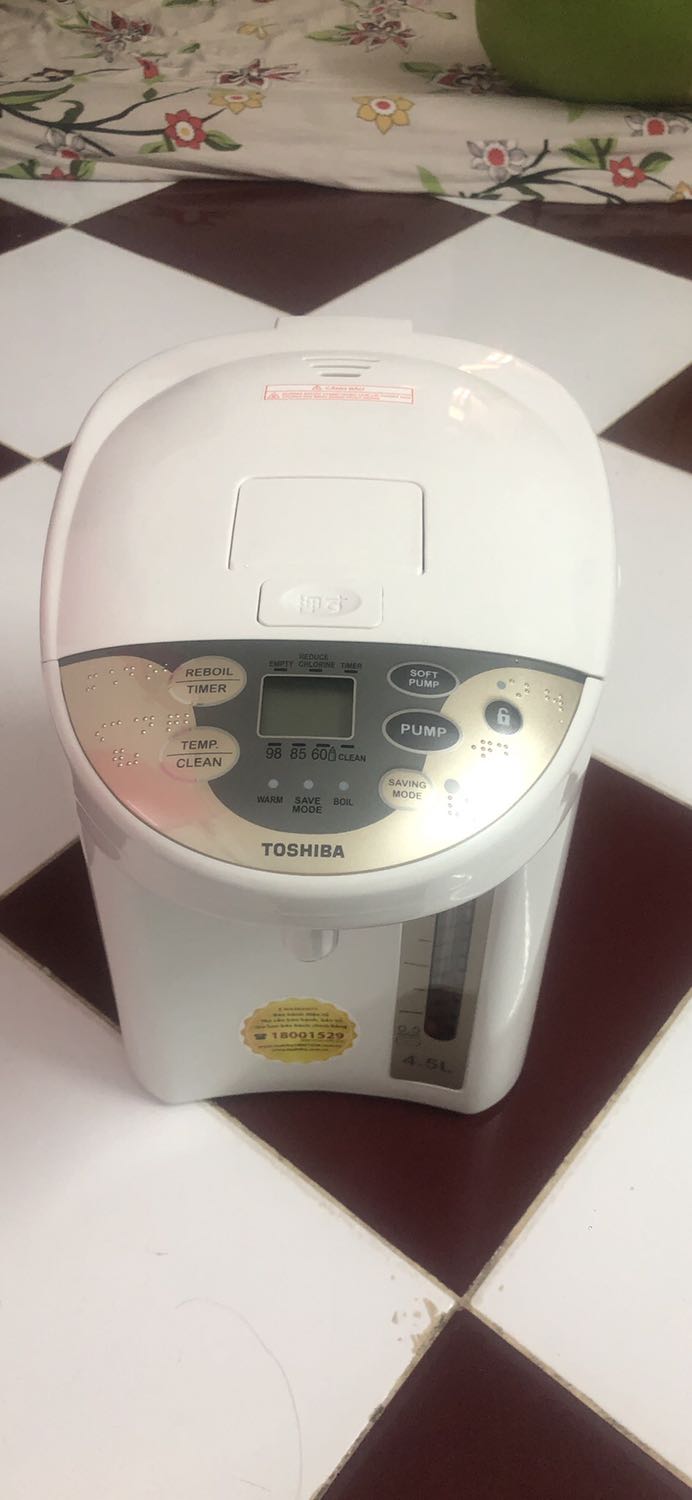 sản phẩm dùng tốt nhưng ban đầu xài vẫn nghe mùi nhựa hơi nhiều . Bình toả nhiêt nhiều nên bàn gỗ để bình nóng ran sau khi để 30p