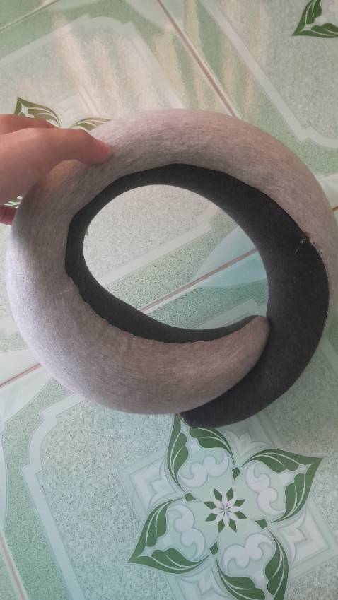 Bông quá mềm và nhỏ để đỡ cơ cổ thẳng khi ngủ ngồi, chỉ phù hợp cho trẻ em 🙁