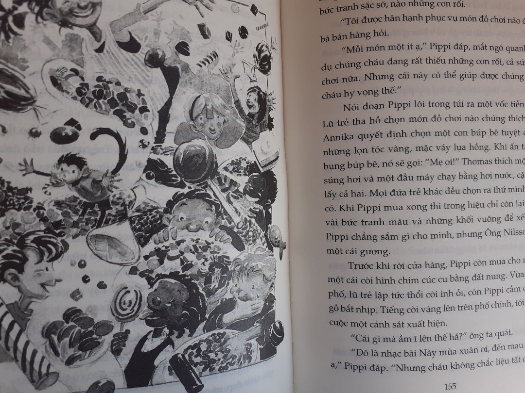 Cách trình bày của cuốn sách không quá lôi cuốn. Trong sách có nhiều hình vẽ minh họa rất dí dỏm, đáng yêu, điều mình thích ở "Pipi tất dài".
Mình đã do dự có nên mua cuốn sách này khá lâu và mình được một người chị giới thiệu và bảo hay. Tuy nhiên, câu chuyện không quá xuất sắc như mình mong đợi. Có lẽ đây là một cuốn sách hay, chỉ là nó không hợp gu mình. Cuốn sách thích hợp với các bé tiểu học, từ 5-12 tuổi. Nếu so sánh với một phiên bản tóc đỏ của L.M. Montgomery, "Anne Tóc Đỏ", thì mình nghĩ Anne hay và hấp dẫn hơn.