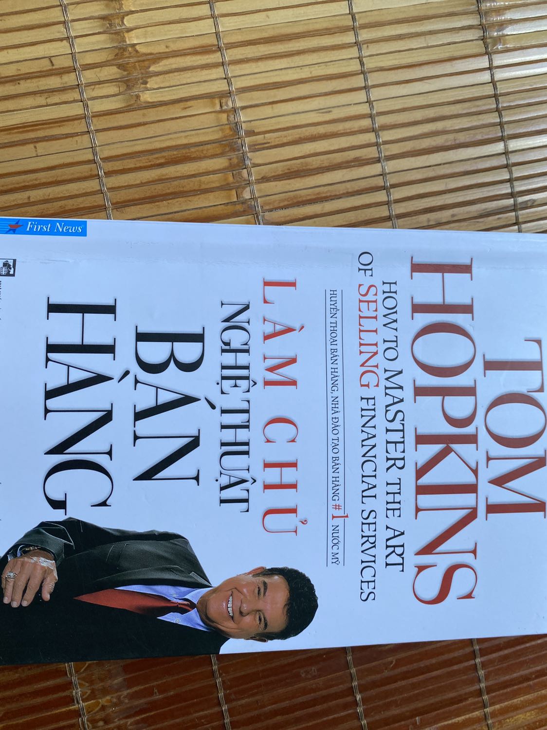 Đề nghị Tiki kiểm tra và đổi trả hàng cho tôi. Sách in ngược như này sao mà đọc được!!