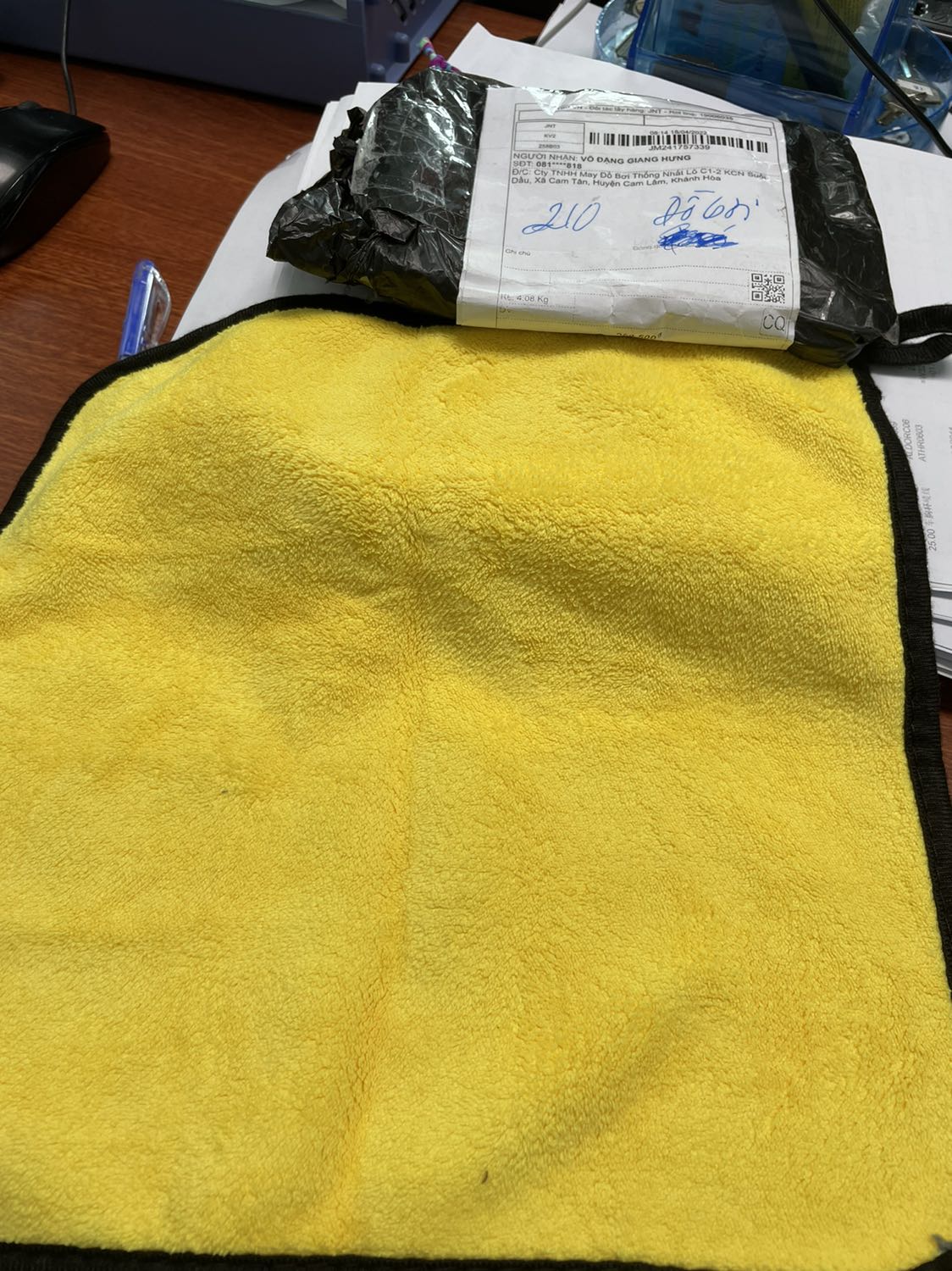 Kém, gửi 2 cái tựa lưng mà như này đây à. *** đảo!