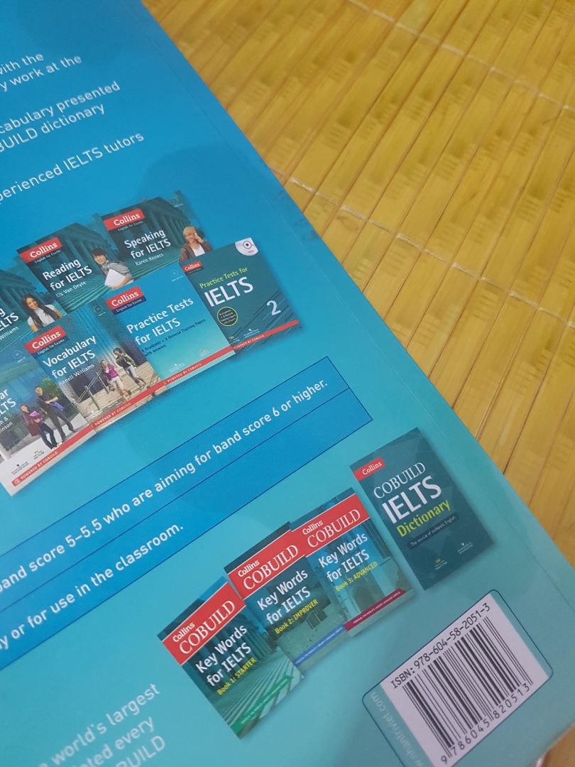 Mình luôn luôn trân trọng những cuốn sách, đặc biệt là bộ sách Collins, mình có 4 cuốn rất đẹp rồi, mua cuốn này nữa thành đủ một bộ. Hôm này rất buồn vì TIKI TRADING ( TIKI TRADING nhé mn), gửi mình một cuốn sách từ tháng 7-2017 bụi bám đầy, tờ cuối từng bị ẩm, gáy bị quăn, trang cuối bị bẩn. Mình đã không xem hàng vì tin TIKI TRADING. Thế nên mn đừng tin gì kể cả TIKI TRADING nhé. Vì một phần lỗi của mình nên mình đánh giá TIKI TRADING 2 sao nhé. Còn chất lượng sách thì tuyệt vời rồi, mình không bàn nhé.
