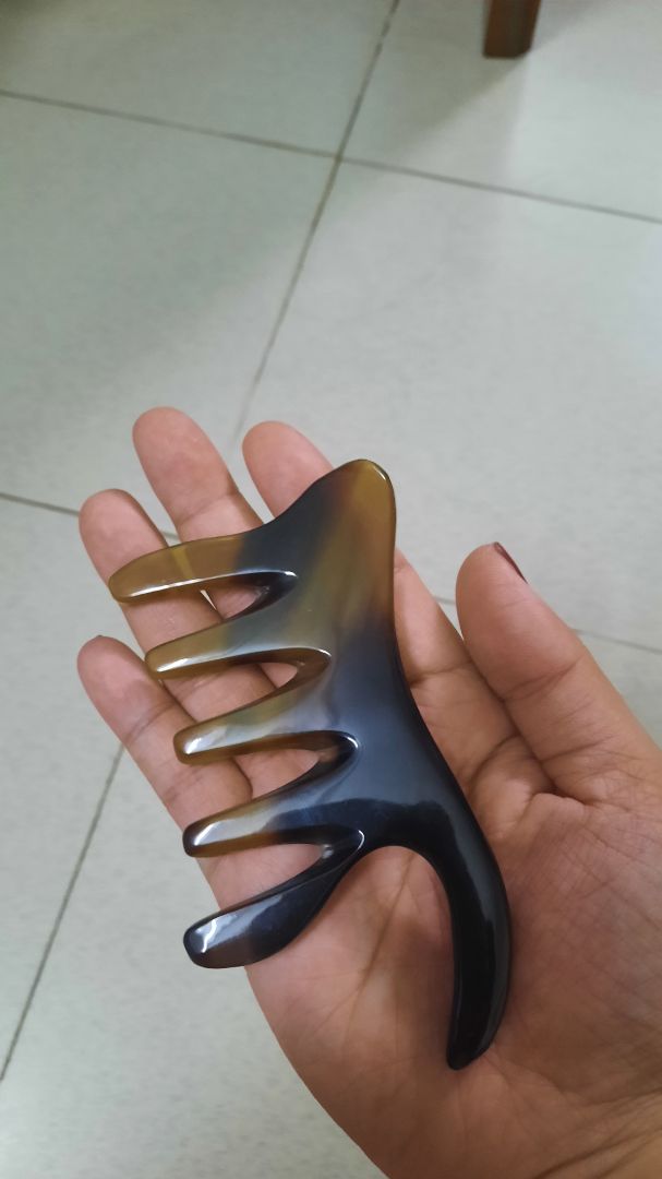 lược xinh xinh cute, vân cũng rất đẹp, chải hay mát xa đều thích cả, chải tóc ướt dễ dàng ko làm đứt tóc. xài rất thích. hi vọng sẽ bền lược xinh xinh cute, vân cũng rất đẹp, chải hay mát xa đều thích cả, chải tóc ướt dễ dàng ko làm đứt tóc. xài rất thích. hi vọng sẽ bền