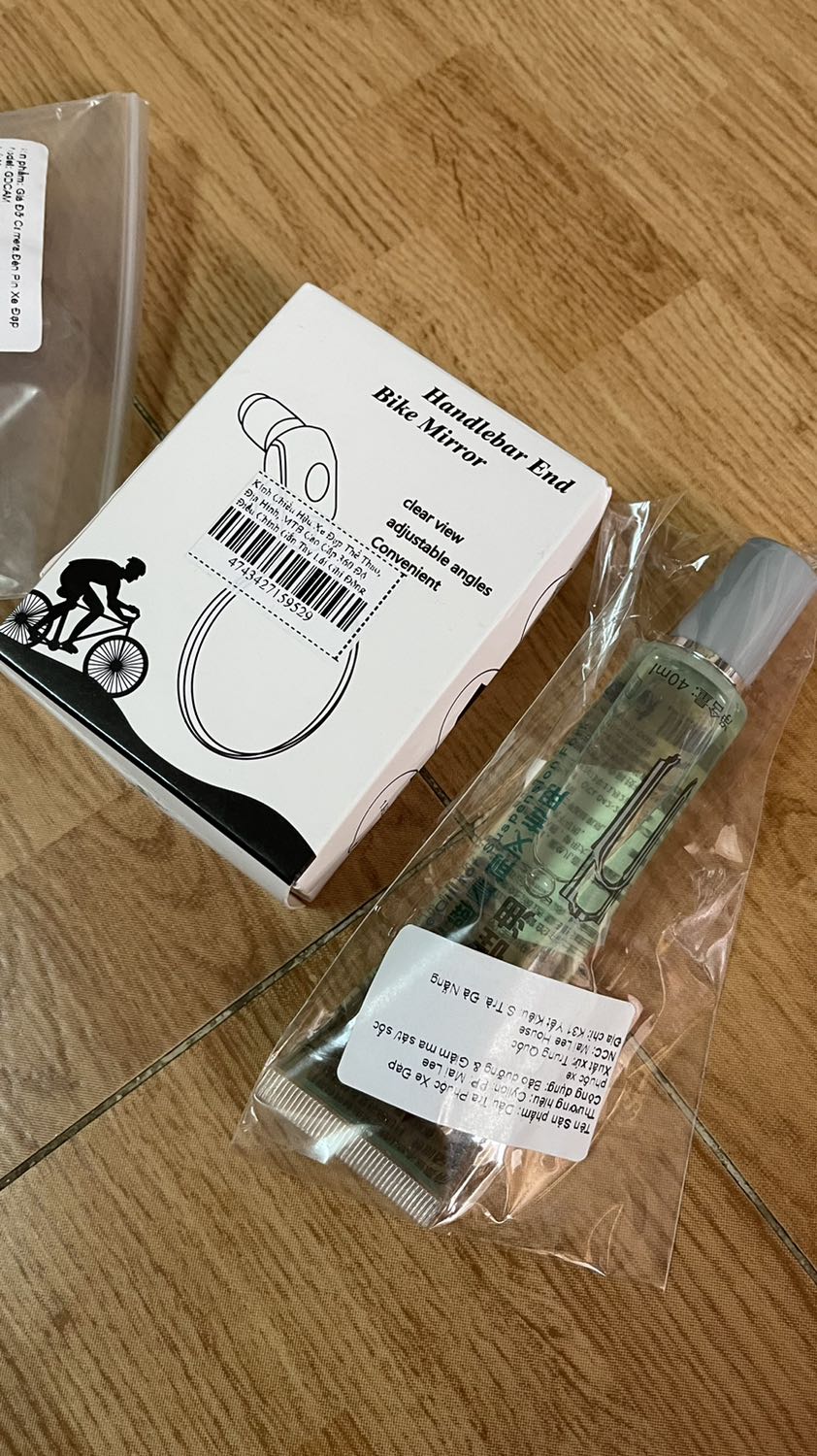 Kính sử dụng tốt hay hình phản chiều rỏ ràng, tiện xếp gọn, giá ship đến HCm cao, nên ghi rỏ số lượng kính là 1 cái chứ không phải 1 cặp trên chổ mua hàng, ghi chổ thông tin nhiều khi không để ý, nên chọn mua chỉ được 1 cái giờ mua thêm 1 câi lại mất phí ship đến 44.000 quá đắt.