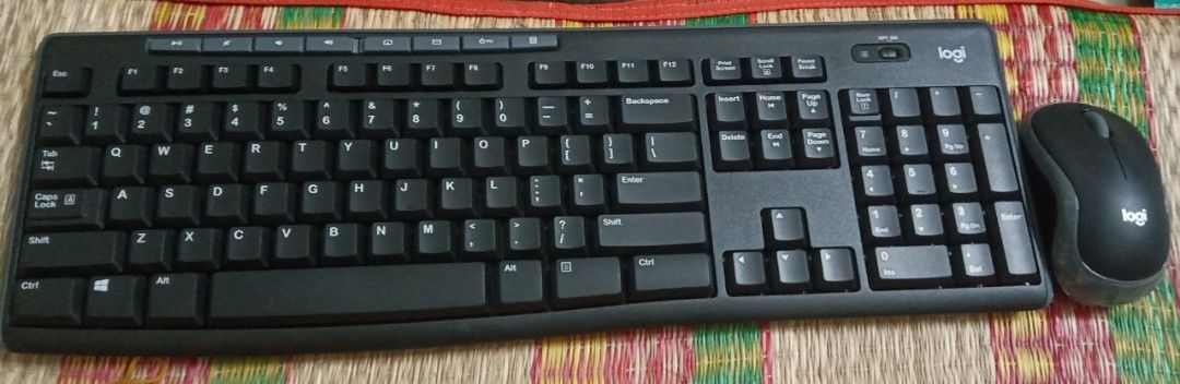 Định là đánh giá 1 sao vì cách thức làm việc của TIKI. Mình đã nhận sản phẩm nhìn chung rất ổn, sau khi check kĩ mình đã có nt shop nhờ hỗ trợ, shop đã phản hồi và nhờ mình báo với TIKI. Nhưng mình đã báo và chờ 5 ngày rồi, vẫn không có bất kì bộ phận xử lý nào của TIKI liên hệ giải quyết hay đổi trả hàng cho mình. Cả nt và gọi lên tổng đài đều kêu đợi. THẬT SỰ RẤT THẤT VỌNG VỀ CÁCH LÀM VIỆC VÀ XỬ LÝ NÀY CỦA TIKI. MÌNH YÊU CẦU TIKI XỬ LÝ ĐƠN HÀNG SẢN PHẨM LỖI NÀY NHANH GIÚP MÌNH. CẢM ƠN