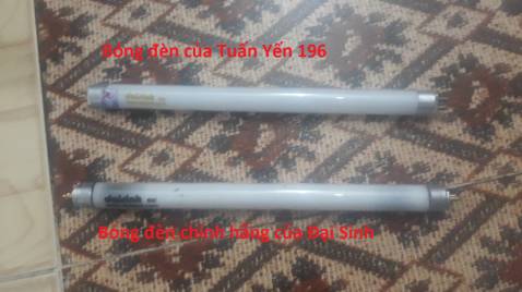 Mình có mua bóng đèn diệt côn Trùng Well DS-D6 của shop Tuấn Yến 196. Sau khi mình mua về thì thấy hình dáng sản phẩm không được mượt như bóng zin theo đèn, không có mã số trên bóng đèn như bóng zin. Khi mình lắp vào thì không được lọt sâu vào hai đầu nối của đèn. Khi mình cấm điện vào thì thấy tia lửa tại tụ chính của đèn phát ra tia lửa điện. Mình mới tiềm hiểu bóng đèn chính hãng của Đại Sinh như thế nào, thì trên website của Công Ty Đại Sinh có ghi dòng lưu ý như thế này:  Nếu thay bóng không phải chính hãng của Đại Sinh khi thay vào sẽ làm hư Biến áp và toàn bộ linh kiện khác trong cây đèn. Thế là cây đèn của mình đã bị tẻo, hu hu hu