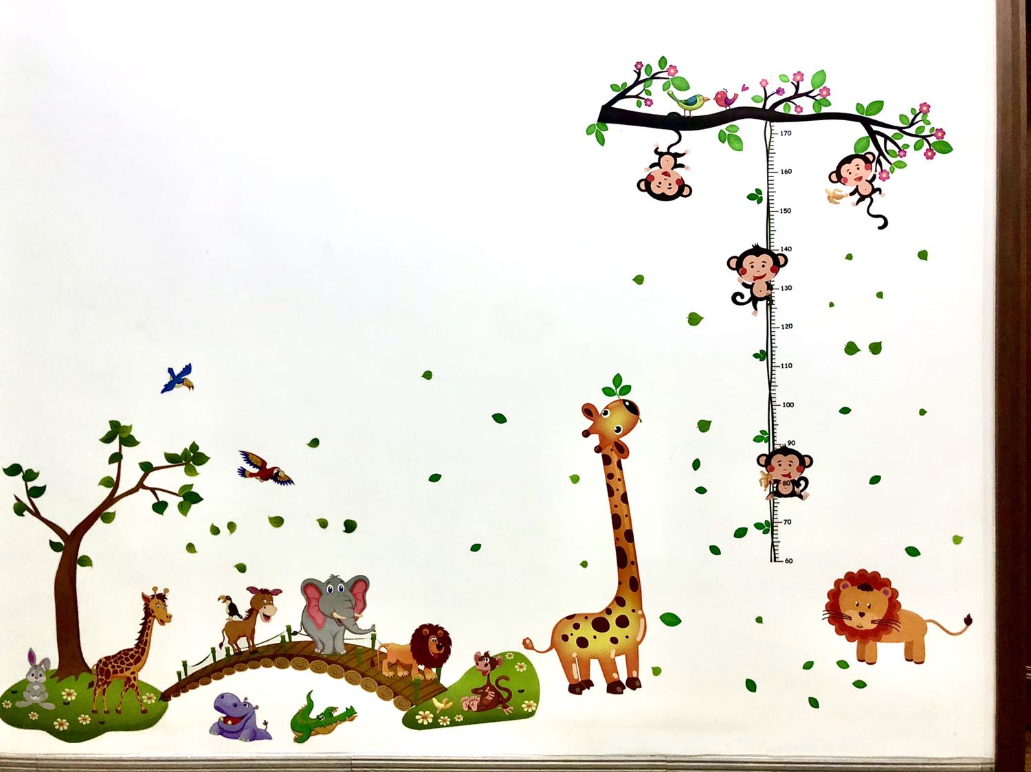 Review cả 2 luôn vì chất lượng như nhau... in sắc nét dễ dán và dính tốt. Tuy nhiên dính đc bao lâu thì để xe đã... dán gần 1h cho cả 2 và đang enjoy "tác phẩm" củ 2 cha con :)