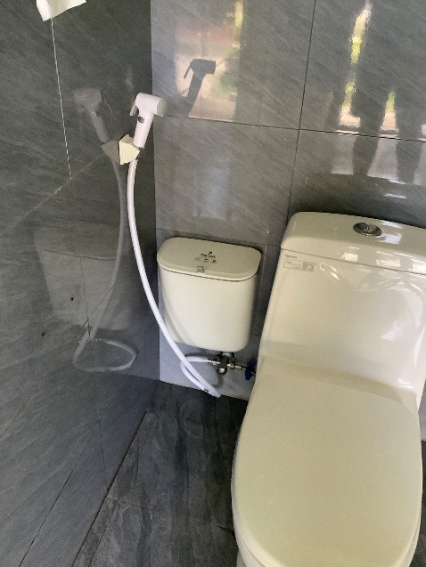 Chất lượng tuyệt vời nha, vòi xịt nhẹ, ưng lắm nha