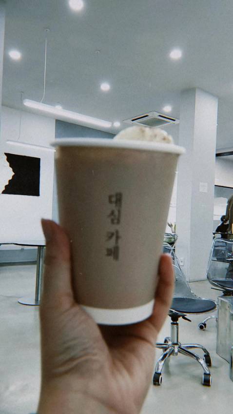 Bộ vệ sinh dùng ok lắm nha, máy hút thì hơi ồn, lực hút vừa thôi chứ ko quá tốt, kiểu có cái gì rớt vô thì hút ra được chứ bụi thì vẫn dùng tăm bông lau mới sạch