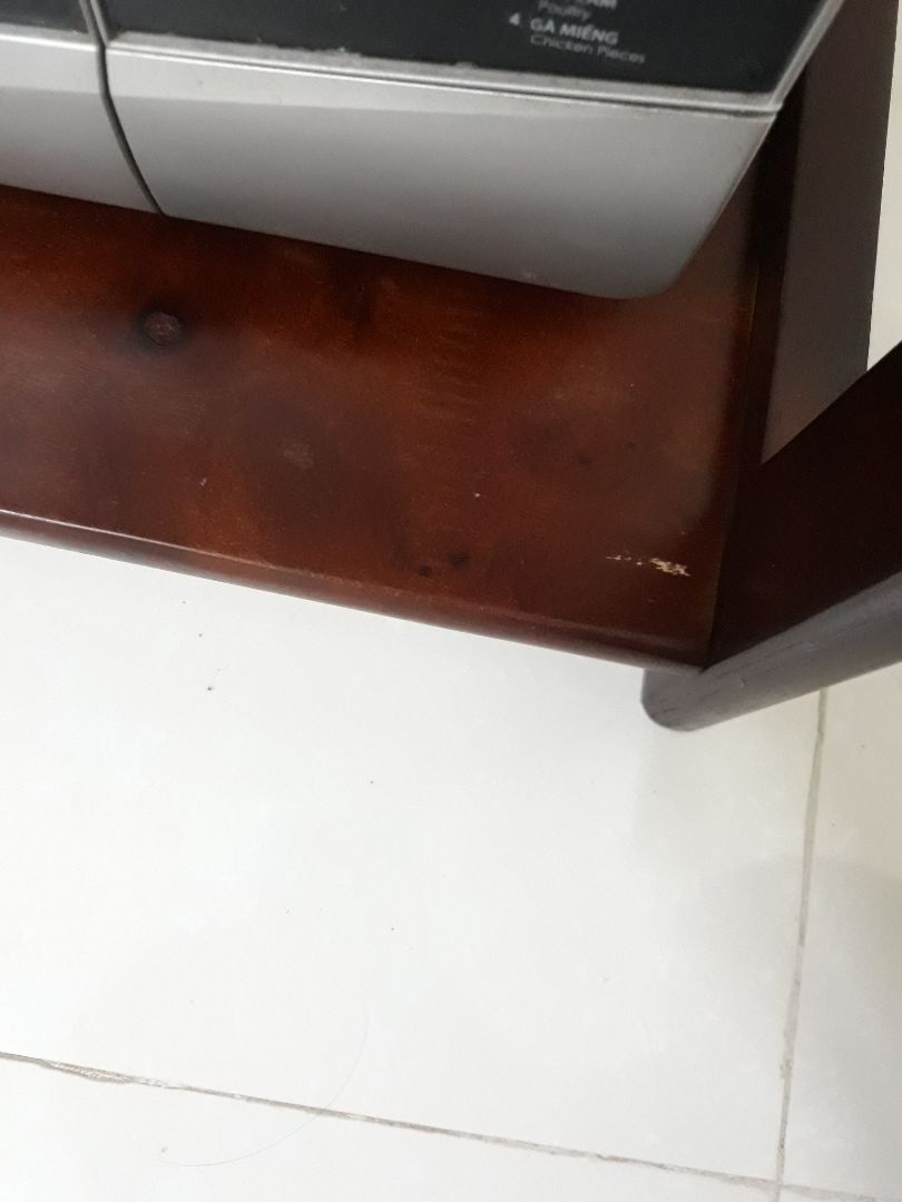 Hàng bị trầy xuóc nhiều còn bị mẻ nữa, ko hài lòng về sp mong tiki kiểm tra sp trc khi giao cho khách.