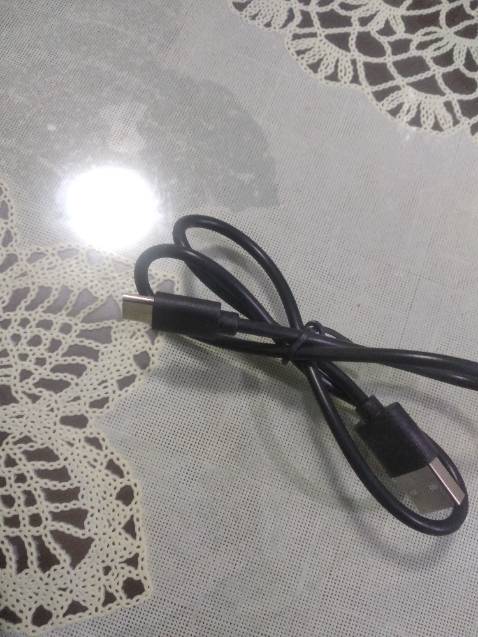 Shop giao lộn cáp sạc UsB đầu dẹt trong khi máy cần đầu tròn làm sao sạc pin đây shop ơi