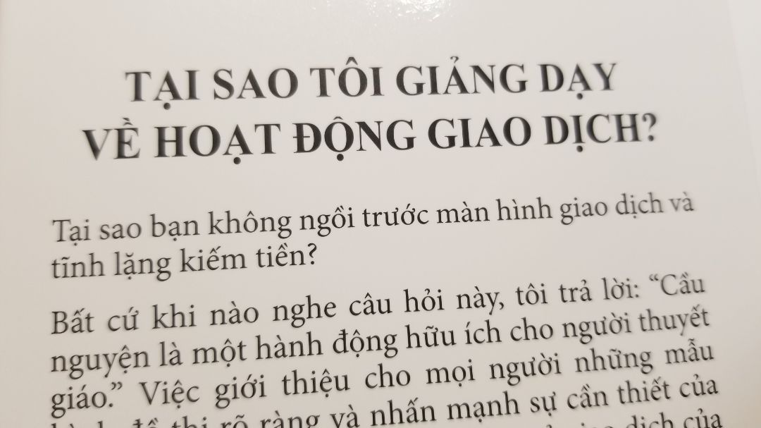 Sách với biểu đồ màu, bìa cứng cáp, giấy bóng mỏng in tốt. Tôi mua đọc với kỳ vọng trang bị thêm cảm hứng, kiến thức để tiếp tục run. Giá bán bằng giá bìa,  giá thế là rất cao, nhưng mong rằng, cao không phải là đắt! Thanks.