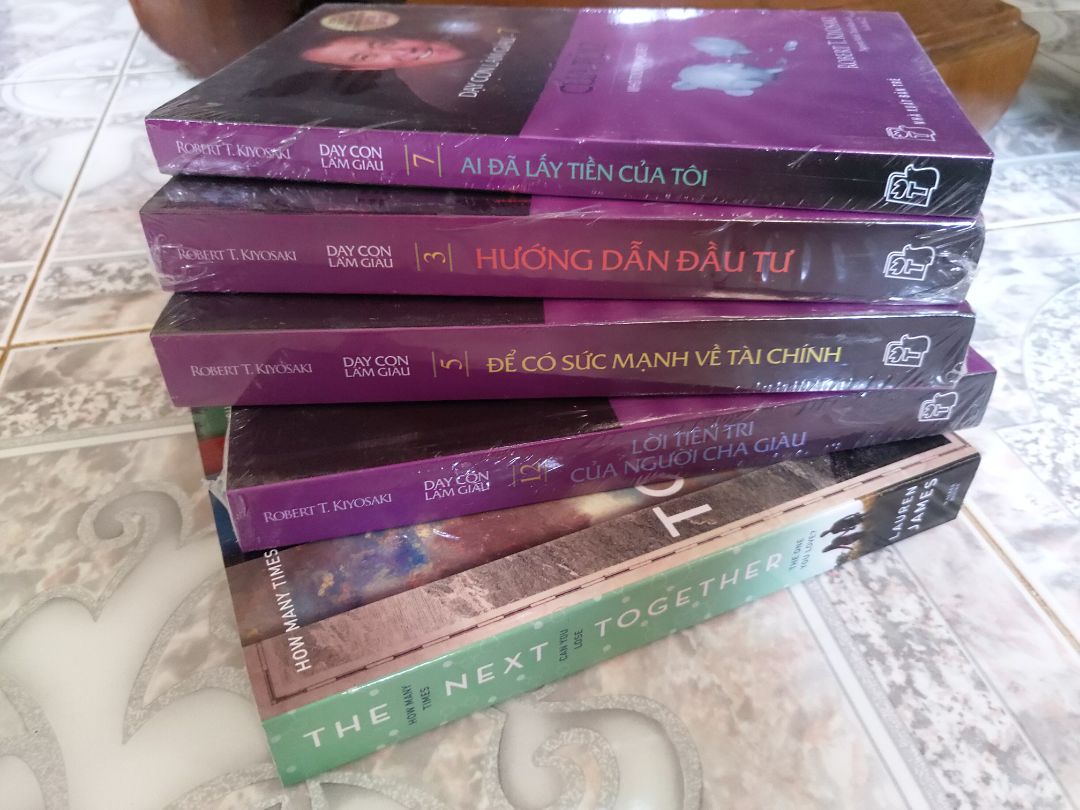 trộm vía, mua giá sale mà sách còn bọc kiếng, mới toanh. Mà mỗi lần sale là mình lại tốn mớ tiền sách cho Tiki. Giờ nhiều đến nổi không biết khi nào mới đọc hết?