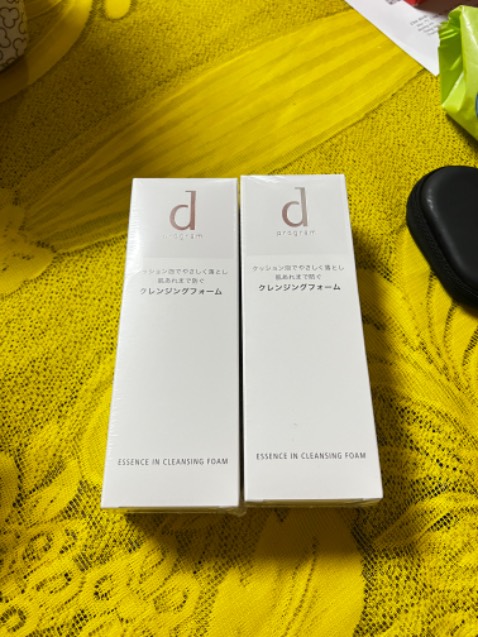 Làm sạch dịu nhẹ, không khô căng da sau khi sử dụng, rất thích sản phẩm này