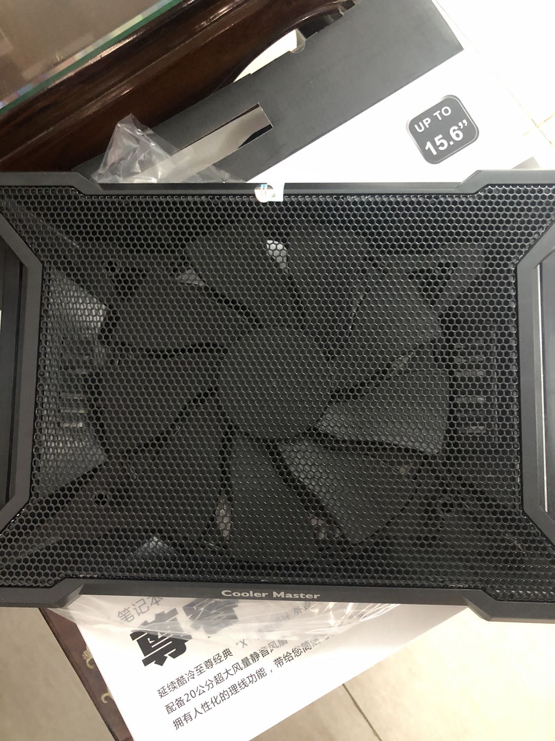 Giao hàng siêu nhanh, đóng gói chắc chắn, đúng hàng chính hãng công ty, tản nhiệt rất tốt, tôi xài đế thấy máy giảm nóng hẳn, làm tăng độ bền máy, nói chung tôi rất hài lòng