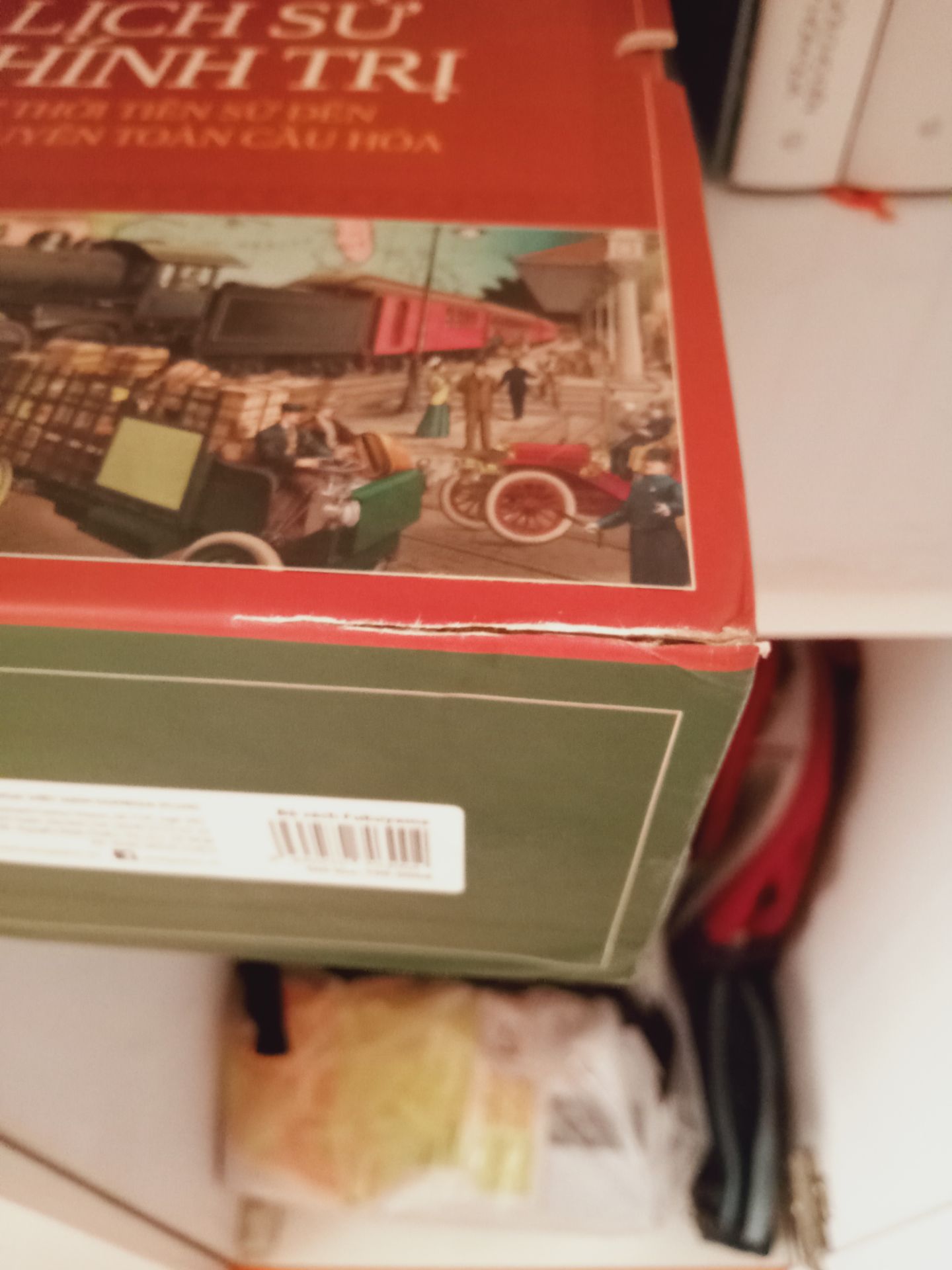 Do dịch nên giao hàng chậm hơn dự định rất nhiều nhưng vẫn hài lòng với bạn tư vấn nói về vđ tại sao lại trễ.
Có 1 vấn đề lớn là đợt này giao sách hộp đựng bị quá nhiều vđ nhưng vì xài tiki khá lâu nên mình vẫn sẽ tin tưởng dùng