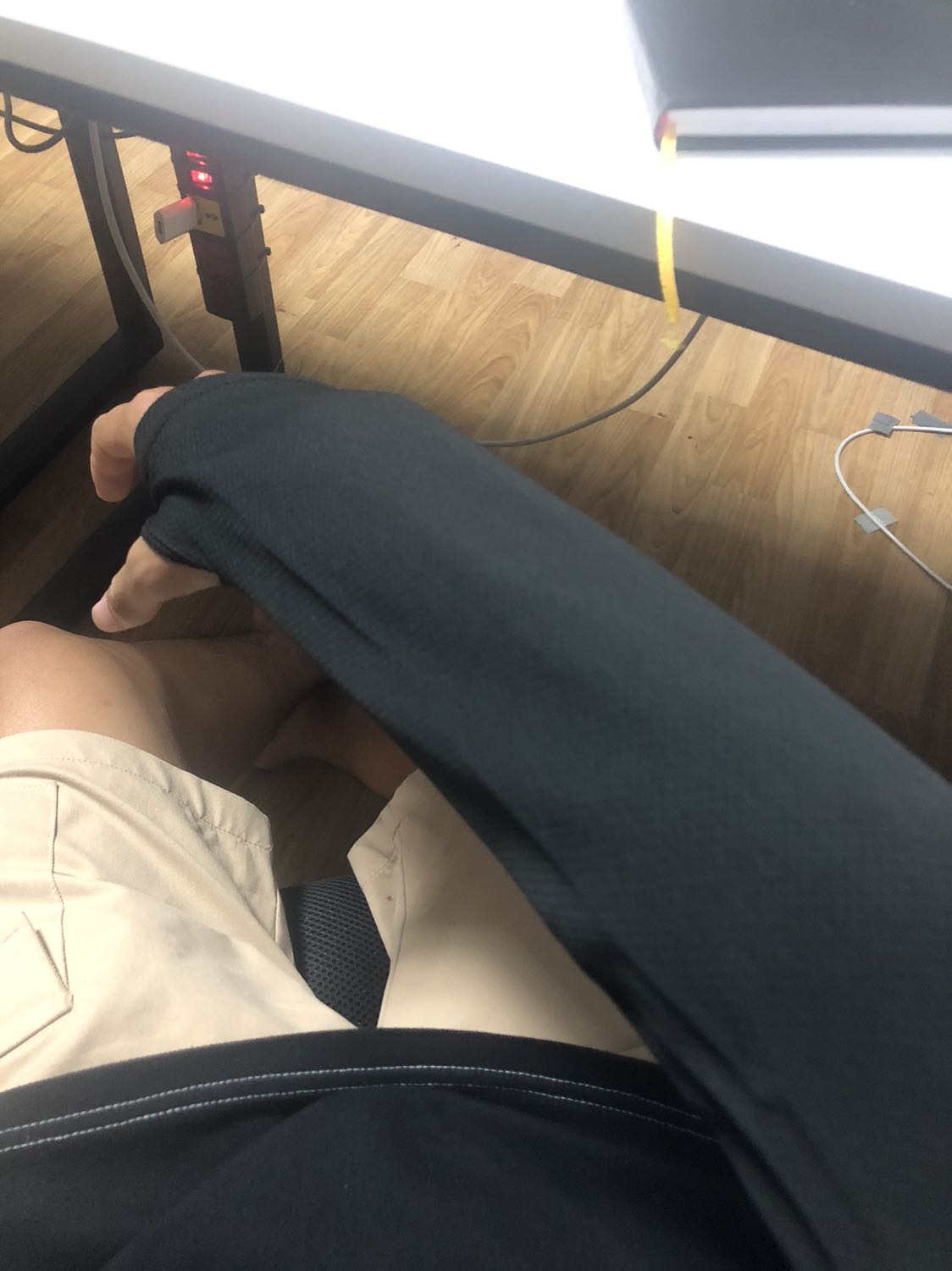 Hàng nó lạ lắm ko ôm tay k thẩm mĩ máy như phần bắp tay với cỗ tay rộng bằng nhau ấy phần bắp tay ôm oke mà phần cỗ tay rông miên mang 
*** thì ko đàn hồi . Mang khá là nóng Hàng nó lạ lắm ko ôm tay k thẩm mĩ máy như phần bắp tay với cỗ tay rộng bằng nhau ấy phần bắp tay ôm oke mà phần cỗ tay rông miên mang 
*** thì ko đàn hồi . Mang khá là nóng