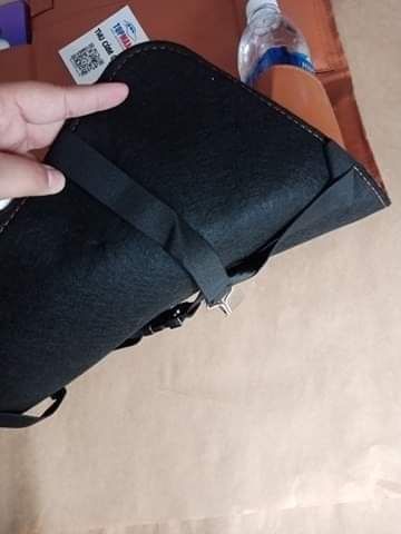 Sản phẩm nhìn đẹp. Màu đẹp chất liệu da tốt không bám nước. Ưng nhất là chất da không có mùi hôi, mình chưa gắn lên xe nên không biết có vừa ghế không. Chúc Topmax ngay càng thành công nhé