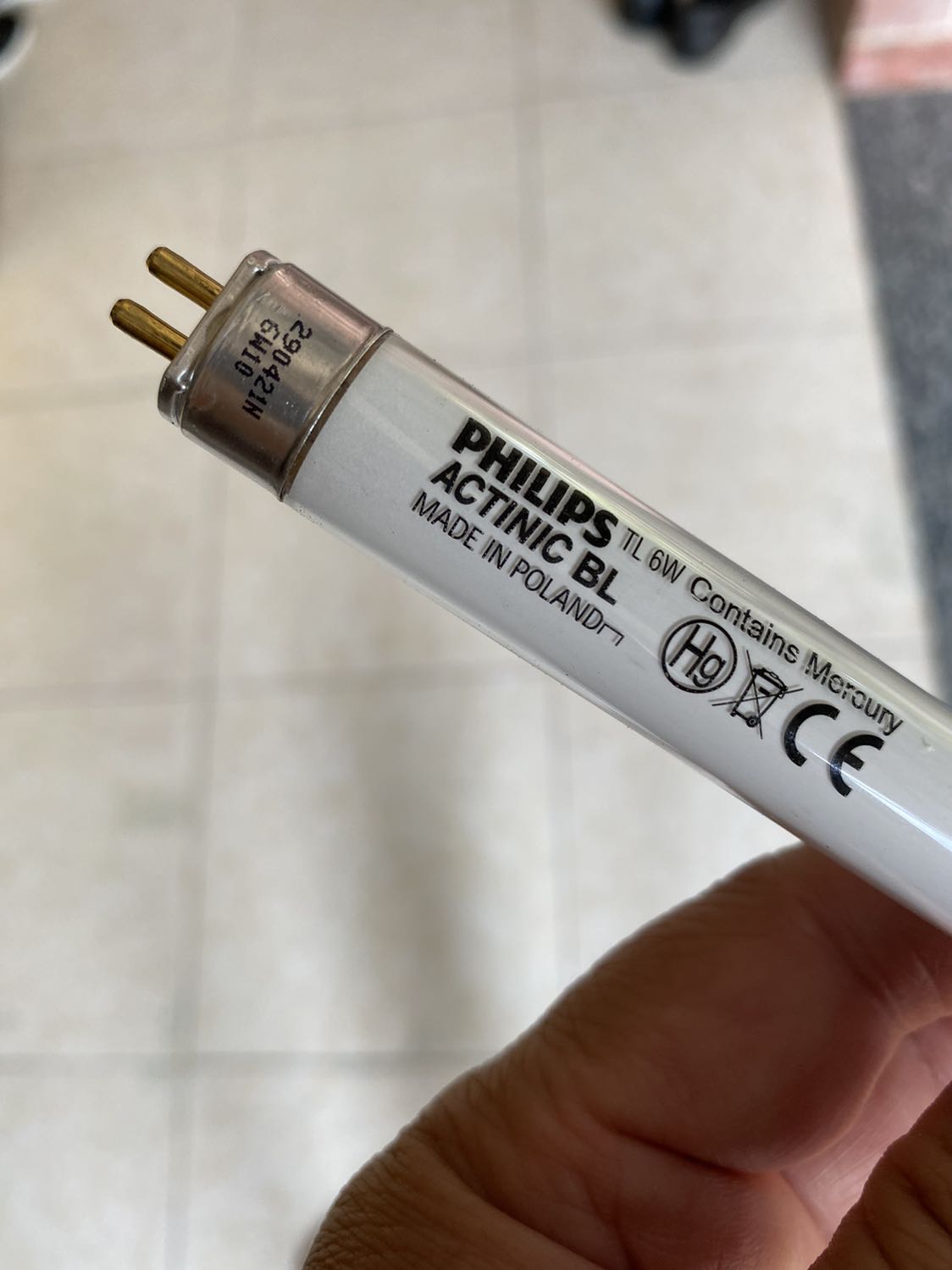 Bóng 6w Philips phù hợp với đèn Đại Sinh. 
Bóng bắt muỗi tốt. Đóng gói chống sốc kỹ lưỡng dù chỉ mua 1 bóng. 
Bóng DaiSinh gần đây bị làm giả rất nhiều, mua bóng Philips yên tâm hơn.