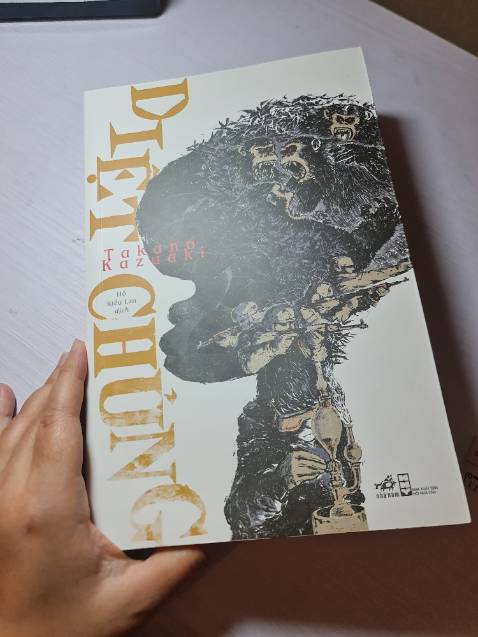 Bìa đẹp, giấy dày, giao nhanh.

Nội dung thì tạm ổn, mình khá thích tác giả nói về chính trị, kiến thức về sinh học DNA đột biến khá nhiều (dường như Homo Sapien là quyển sách mà tác giả yêu thích thì phải, vì kiến thức liên quan trong đó khá nhiều).