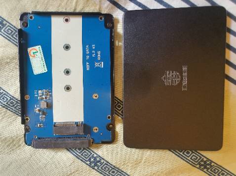 Shop đóng gói chắc chắn, giao hàng siêu nhanh, từ lúc đặt hàng đến lúc nhận hàng chưa đến 1 giờ. Sản phẩm đúng như Shop giới thiệu. Box bằng kim loại chắc chắn, độ hoàn thiện chi tiết đẹp, đầy đủ ốc vít phụ kiện kèm theo. Đã sử dụng 2 tuần nay box hoạt động tốt, ổn định. Cảm ơn Shop và Tiki.