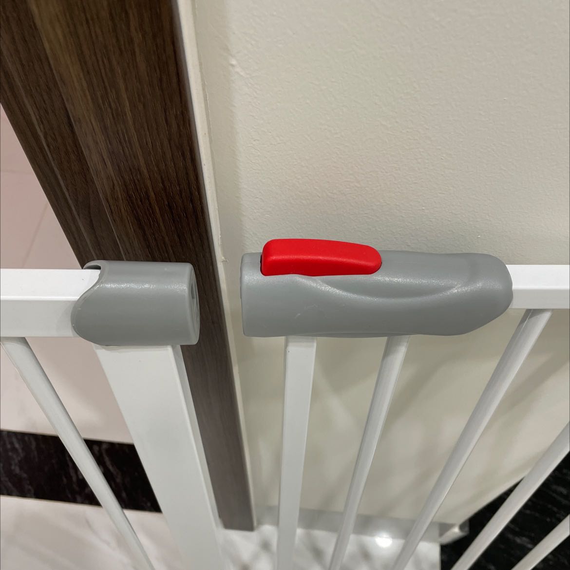 Mua để sẵn nay ráp hở vậy sao khoá. Shop bán đồ không có tâm. K nên mua