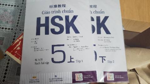 Sách rất hữu ích, bài học phong phú, bài tập thực hành ứng dụng dễ hiểu. Có thể dùng để tự học tiếng Trung