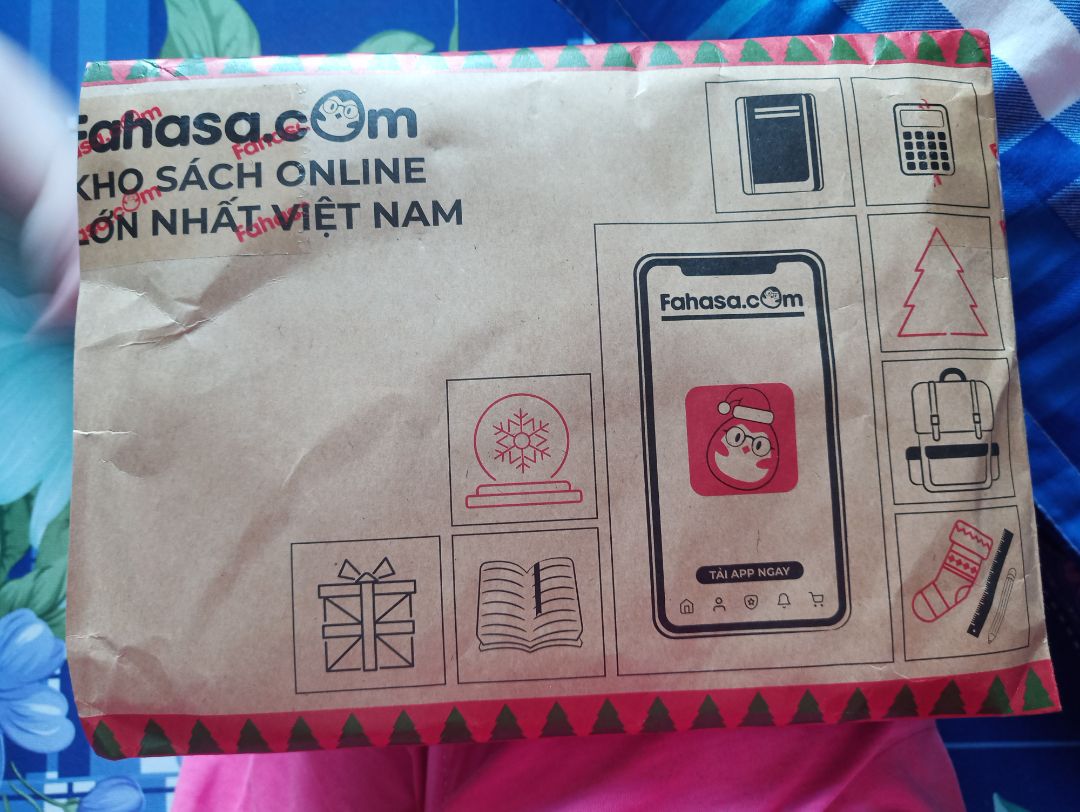 mình thích nhất cách nhà sách đóng gói,
 sách : kĩ lưỡng và có tâm . giao hàng nhanh. nội dung sách khá thú vị ( qua cách đưa ra một câu hỏi chính, trẻ trả lời và người lớn tiếp tục hỏi dựa trên câu trả lời đó của trẻ) giúp trẻ  tư duy thêm để mở rộng vấn đề.