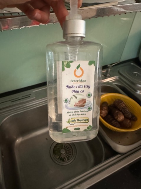 dùng cũng tạm ổn, không có bị mùi nhiều, giá cũng ổn. nhưng nói là hữu cơ thì mình không nghĩ là sp thuân hữu cơ, vẫn giống sx công nghiệp hơn