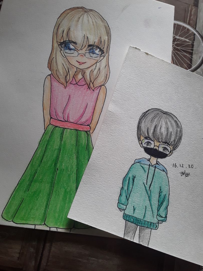 giấy dày dặn , thích hợp vẽ chì , màu nước dễ thấm giấy không chịu đc đâu nhé !