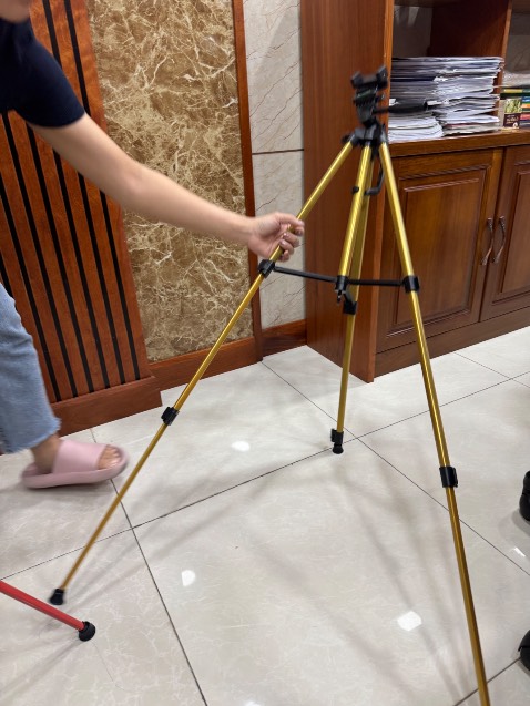 Bên bán hàng phản hồi nhanh chóng yêu cầu của khách hàng.