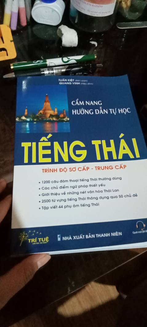 Sách Đọc dễ hiểu, dễ hình dung, chia chủ đề rất dễ học nhưng mà phần nghe hơi lộn xộn phải mất 1 lúc mới xác định được đoạn nói đó nó đọc cái gì ở khúc nào  🤣🤣
