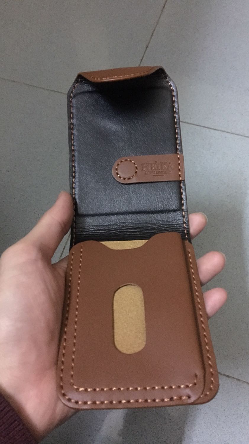 Ví da thật đẹp , chất liệu da mềm chủ khâu tay bao đẹp , nhỏ gọn cất tiền tiện lắm => xứng đáng 5sao