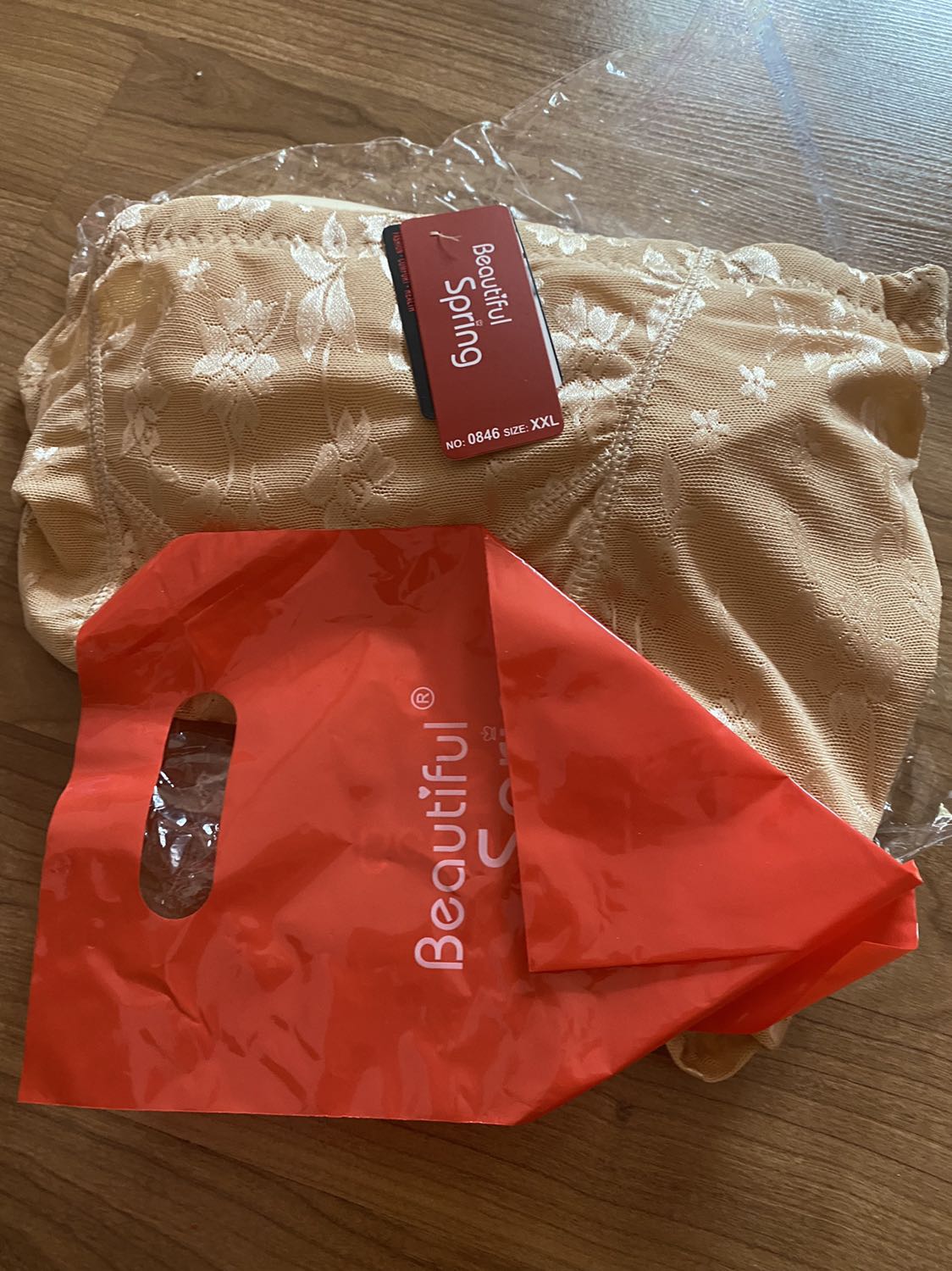 Đóng gói rất đẹp
Chất lượng ok nâng đẹp k lộ Đóng gói rất đẹp
Chất lượng ok nâng đẹp k lộ