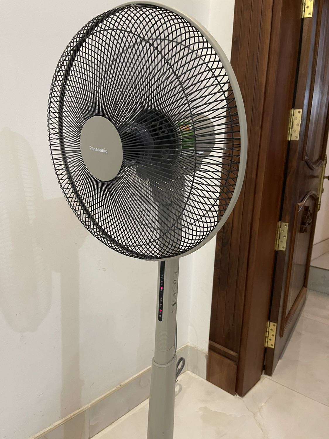 Chắc chắn vô cùng, chạy êm, màu sang trọng. Chắc mua cái nữa hihi