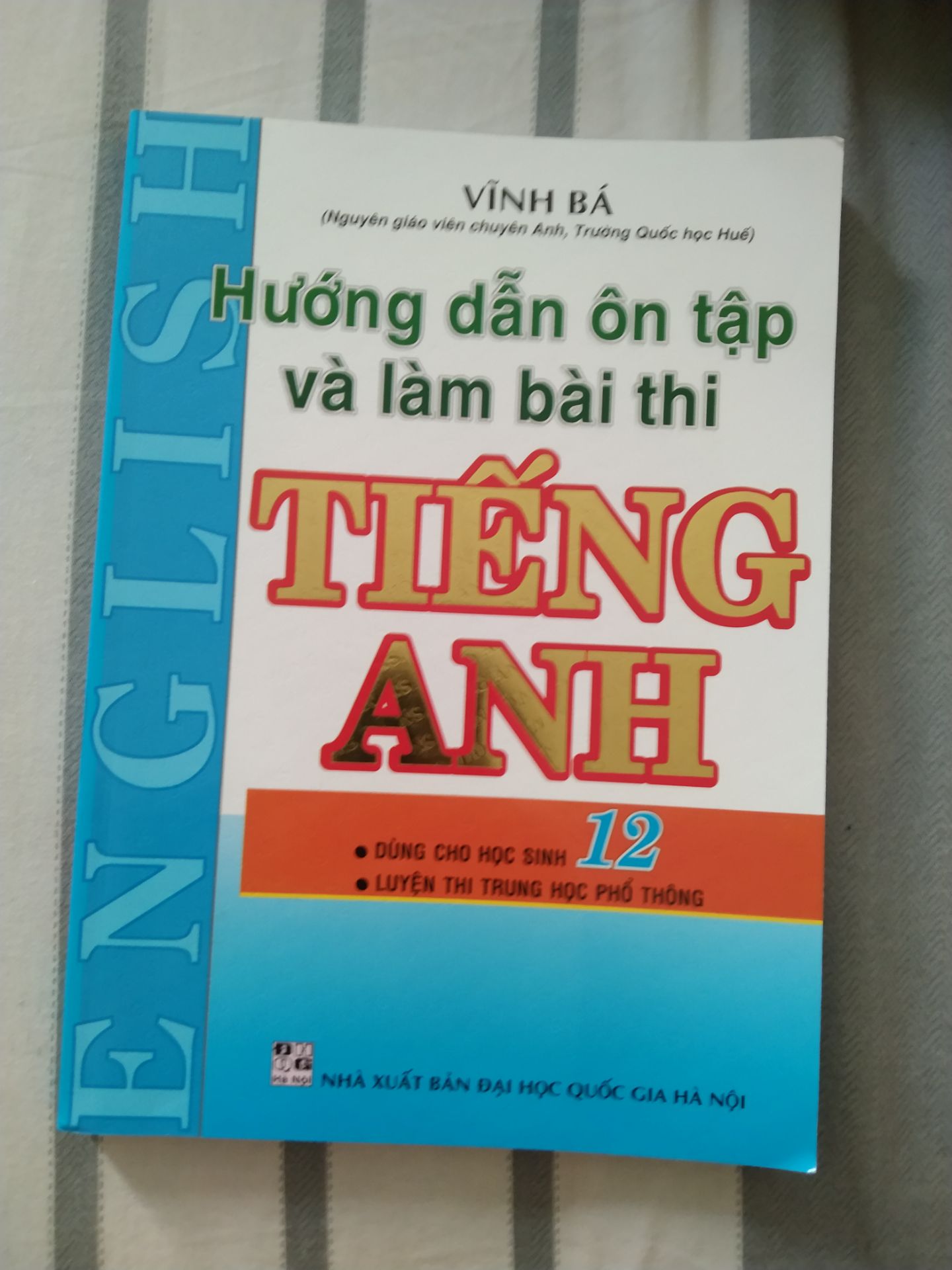 sách rất hay, mình có làm thử 3-4 chương và dai hơn một nửa =)))) khá khóoo, keys nên vó giải thích chi tiết để hiểu hơn