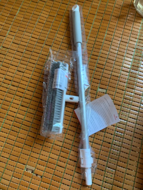 Chất liệu tốt, thiết kế thông minh, độ bền tốt, chà mặt sàn sạch. Có thể điều chỉnh độ cao. 
Chà các mặt sàn nhiều tóc như wc thì nên clear tóc trước khi chà để khỏi bị bám nhiều cây chà.