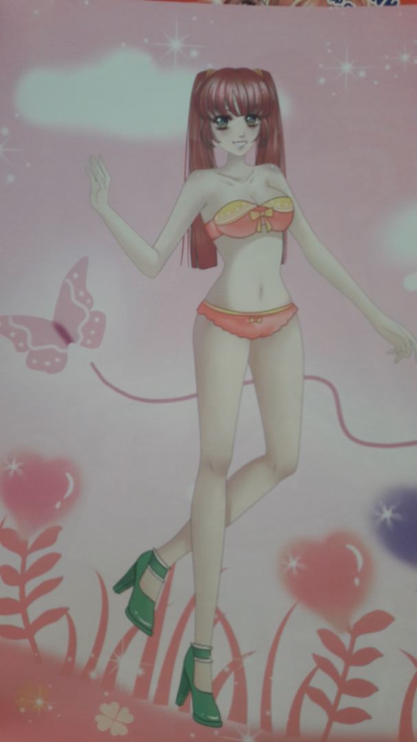 Hình dán không cắt sát trang phục nên dán vào chẳng ra sao cả. Cả 6 quyển đều vậy. Hình búp bê quá sexy. Không nên mua cho trẻ.